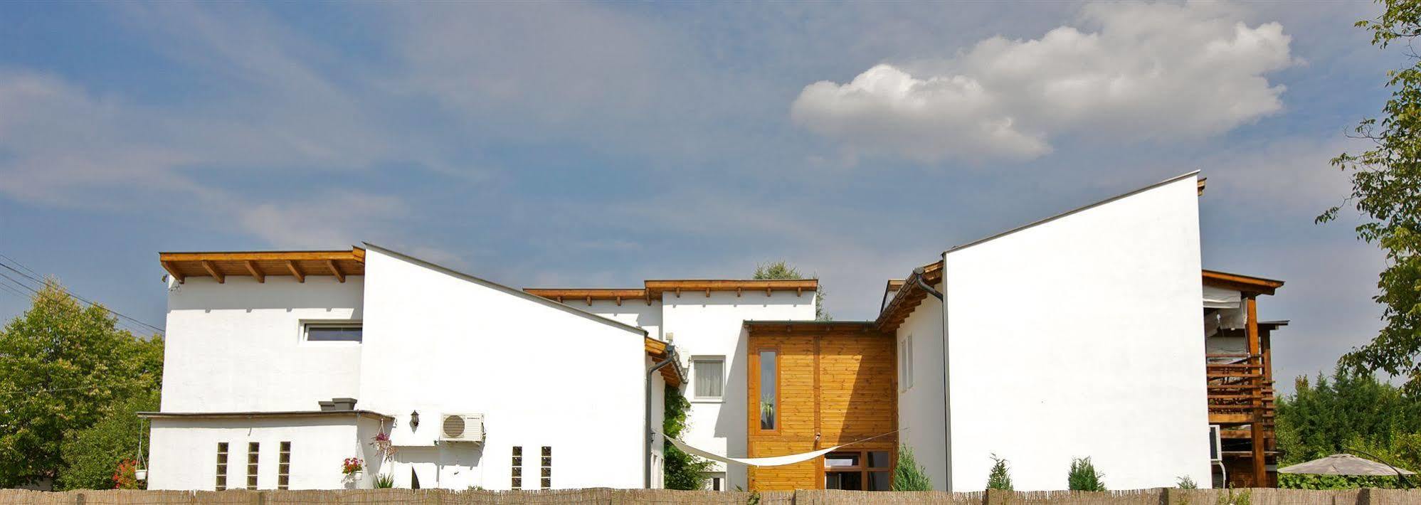 Sunset Apartments Hajduszoboszlo Exterior photo